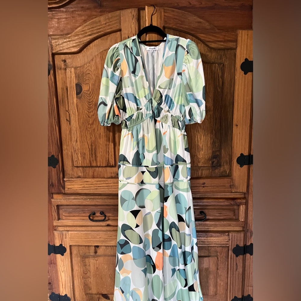 Sissyaki Women's Boho Floral Midi Dress Smocked. Large.